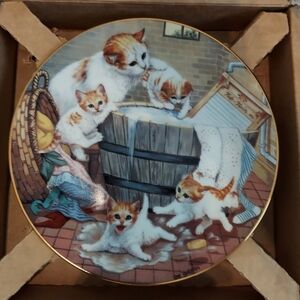 The Hamilton Collection "All Washed Up" Cat Plate
